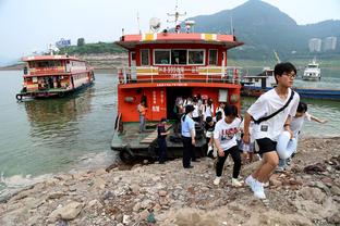 足球报：上海海港新赛季前两轮跑动距离最高，高强度跑1.1万米